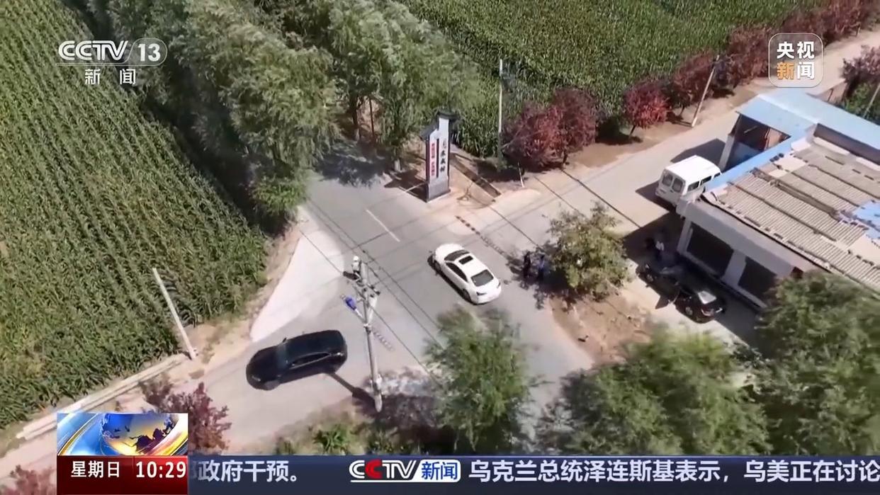 出行提示_無(wú)信號(hào)燈路口通行規(guī)則_國(guó)慶中秋假期交通安全風(fēng)險(xiǎn)